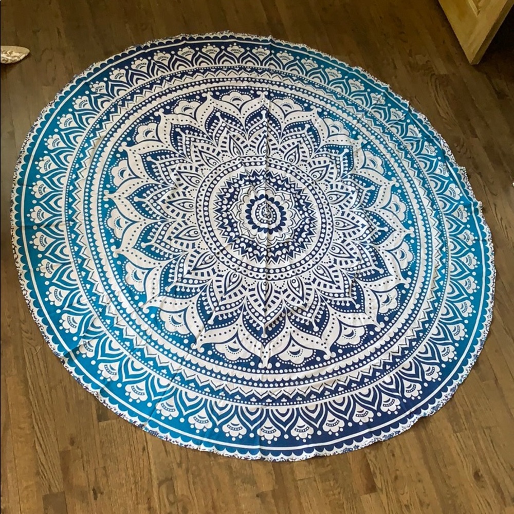 NWOT Round Beach Towel
